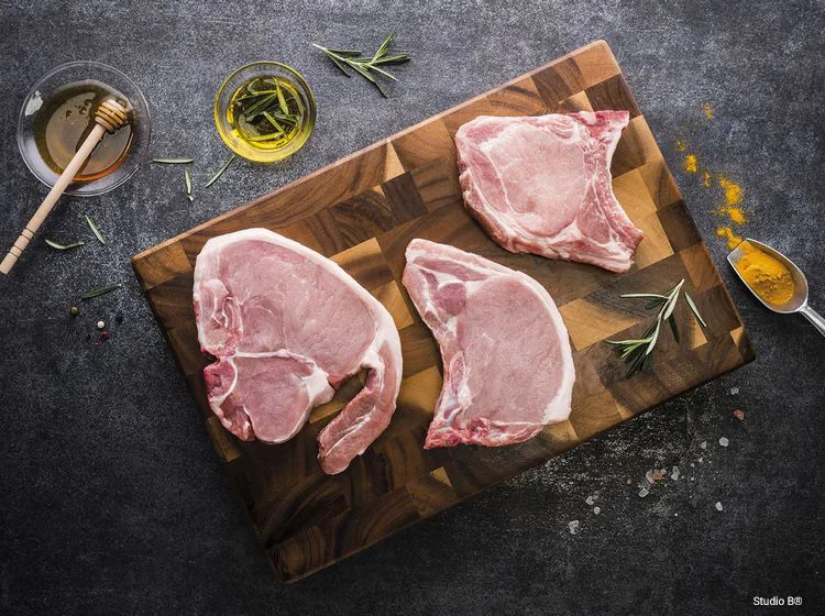 Côtes de porc fermier, découpées à la ferme
